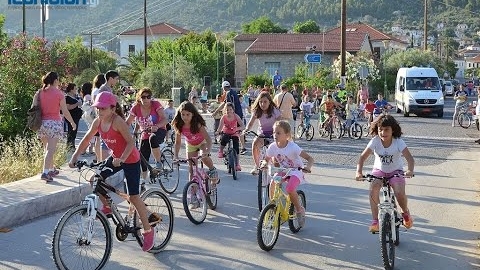 Βόλτα ποδηλάτου μαθητών και γονέων του δημοτικού σχολείου Λεωνιδίου